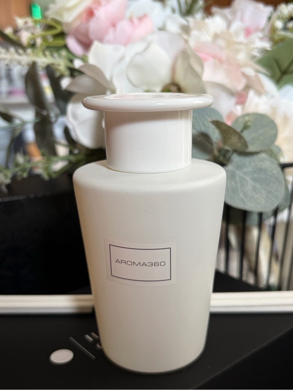 Aroma360 White Iris Reed diffuser - Picture 2 of 2